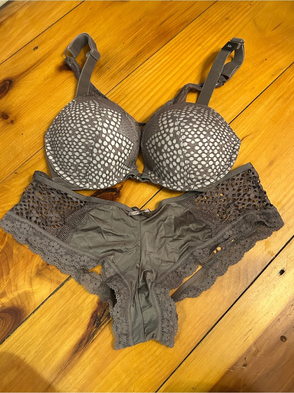 NWT Victoria's Secret Very Sexy Push-up  with match. Thong and Cheeky panty